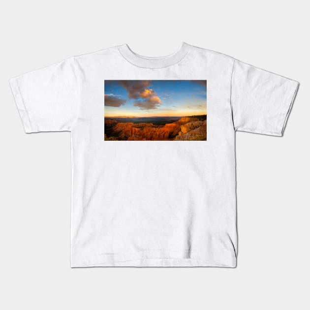 Bryce Sunset Kids T-Shirt by valentina9